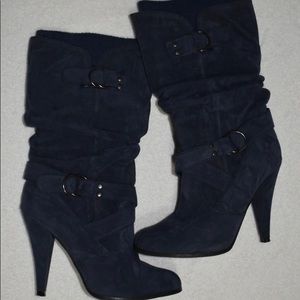 Suede navy blue boots